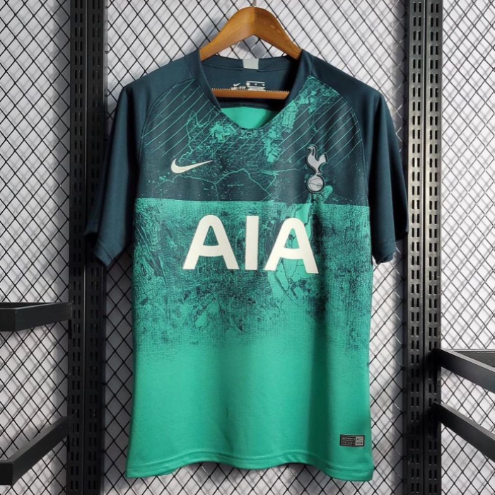 טוטנהאם שלישית 18/19