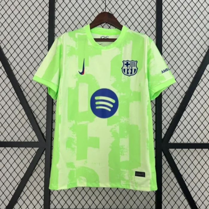 ברצלונה שלישית 24/25