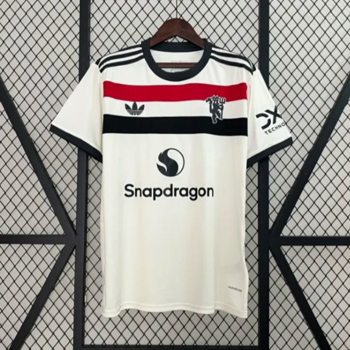 מנצ'סטר יונייטד שלישית 24/25