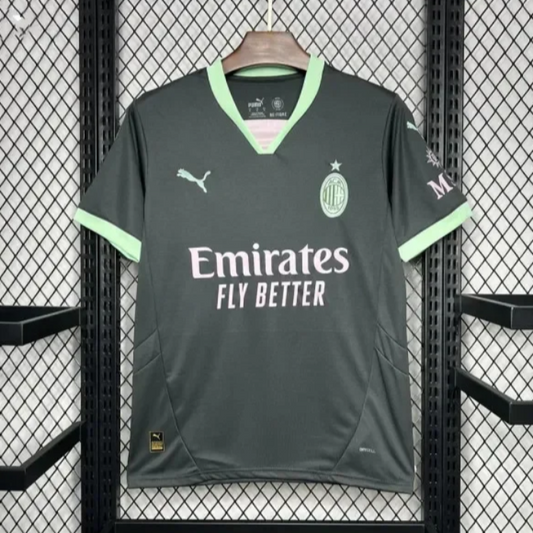 מילאן שלישית 24/25